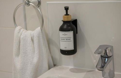 Relaxing Town Centre House - Perfect for Exploring - Photo 10