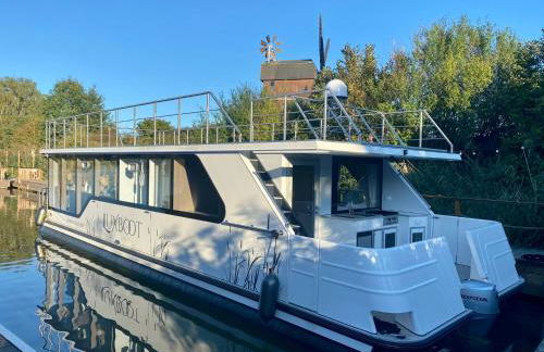 Lieblingsplatz Parey - schwimmendes Hausboot - Foto 1