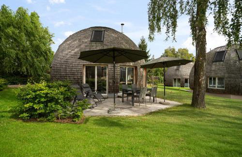 Kugelhaus Kia - Modernes Kugelhaus mit klarer Linie und Naturbezug am Tollensesee - Foto 1