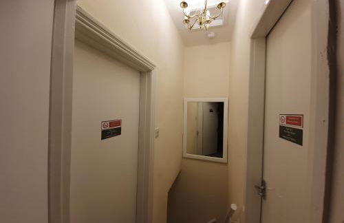 king Bed Premium luxury suite + Free Parking + Free Fast WiFi - Foto 20