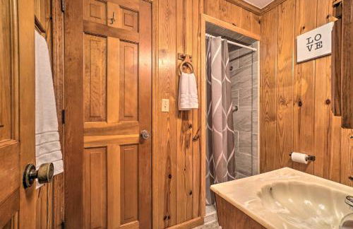 Serene Sky Valley Family Chalet with Fireplace - Foto 22