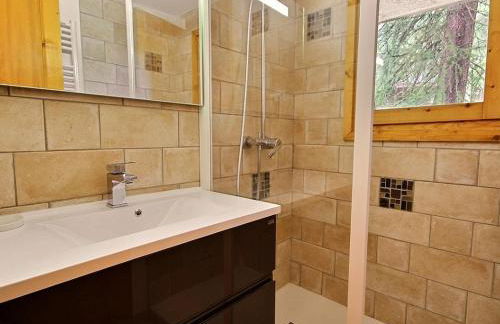 Chalet rénové 10 pers, terrasse et jacuzzi, près des pistes - FR-1-455-155 - Foto 7