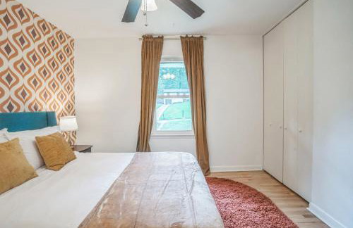 Centrally Located 4BD Home BBQ Downtown Nearby - Foto 21