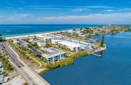 Absolute Anna Maria-Private Beach Access-Heated Pool-Water Views From Every Room - Foto 55