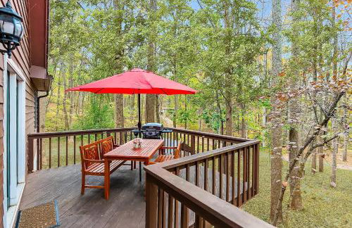 Hot Tub, Deck&Grill, Game Room, WiFi at Cute Cabin - Foto 14