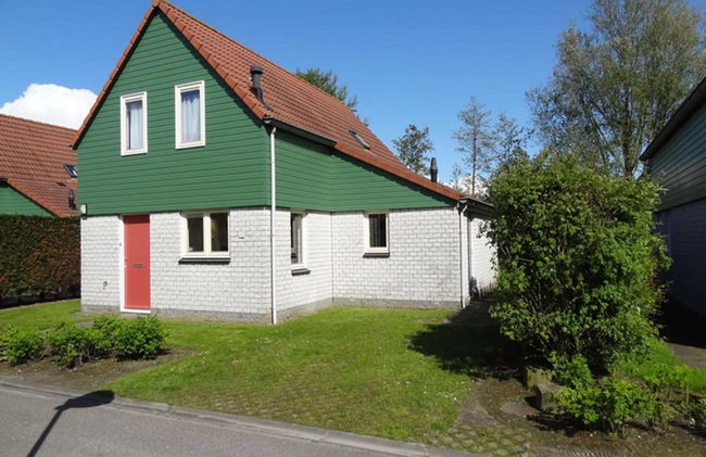 Spacious Holiday Home With Sauna Near Beach - Foto 1