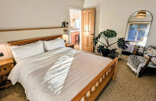 Fresh Modern Home, Stunning Views, Great Location - Foto 12