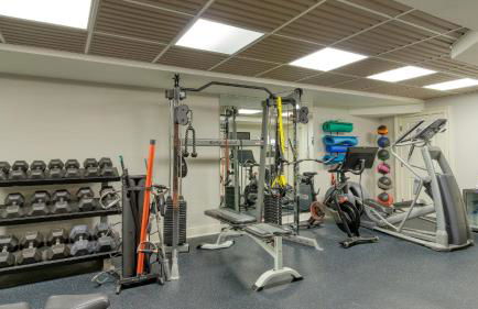 Secluded Estate Optional Guest House, Pond, Playroom, Gym & Theater Sunny Pond by Avantstay - Foto 92