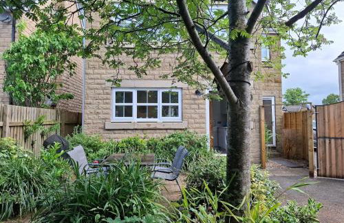 Stylish home close to the Yorkshire Dales & Leeds Airport - Photo 22