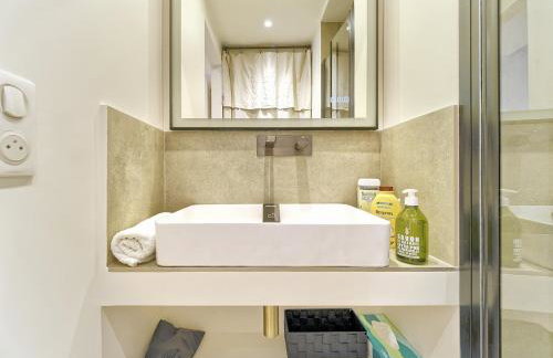 Hyper Centre - Charming duplex - Luxury - Reversible air conditioning - 10 mins from Place MASSENA - Foto 23