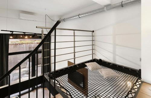 Loft Industriel avec Terrasse et Filet Suspendu à Nice Cimiez - Foto 18