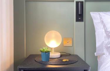 Beautiful old bank in Bakewell - Photo 4