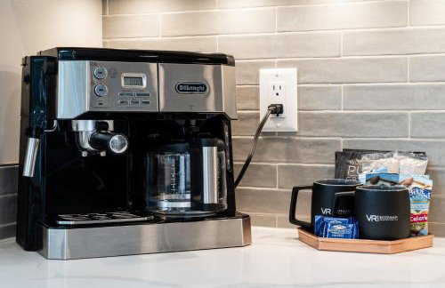 Your Downtown Urban Sanctuary - Walk to EVERYTHING - Foto 16