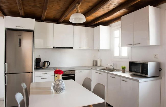 Glamorous 2BR Villa in Ornos w Sea View - Foto 6