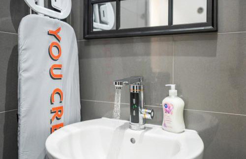 Chic Urban Room In Vibrant Brixton - Bathroom Shared With Just One Other Room - Foto 3