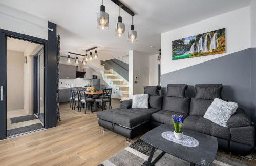 Mediterranes und modernes Apartment mit Jacuzzi, Waschmaschine, Grill - Photo 13