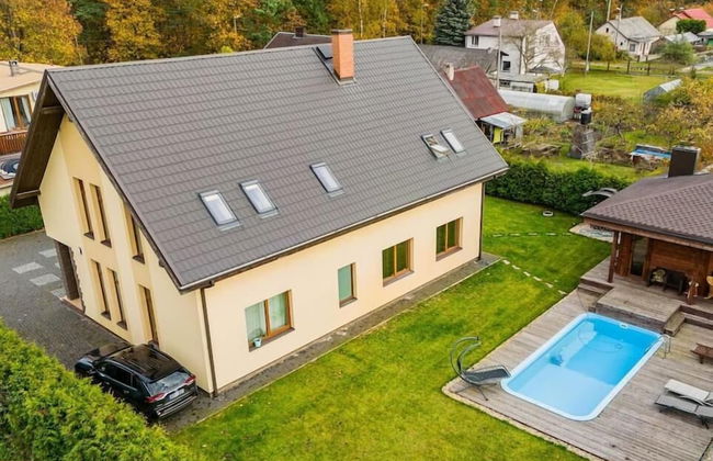 Luxurious Amber Villa With Private Pool and Garden Views - Photo 39