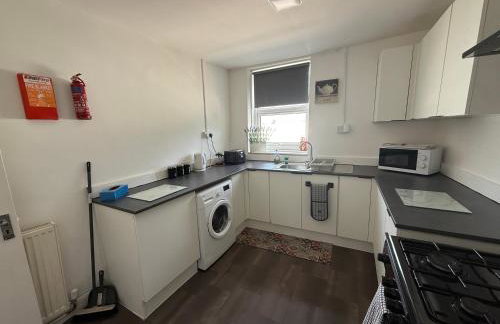 Coxon - 5 Bdrm 6 beds Perfect 4 contractor - Foto 4