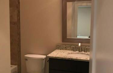 Entire Extra Large Luxury 3 Bedrooms Condo - Photo 23