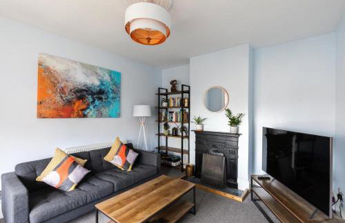 Eden Cottage - 9 Guests, Sea Views, Central Cowes, Ferry Deal - Foto 1