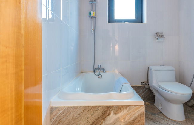 Blue Pearl Apartments - Photo 17