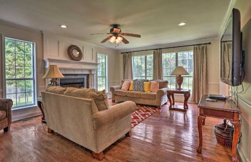 Pet-Friendly Suburban Escape with Deck and Grill! - Foto 6