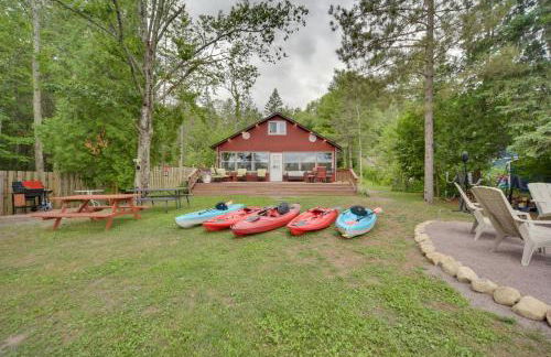 Winter Lake Escape with Access to Ice Fishing! - Foto 32