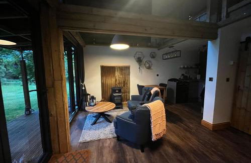 Lynbrook Haybarn, Hot tub and outdoor kitchen, New Forest - Foto 9