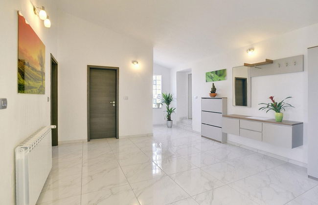 Apartment With Modern Decor and Spacious Garden, 3 km From the Beach - Foto 24