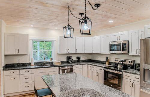 Newly Built Retreat in the Woods Near Acadia - Foto 13