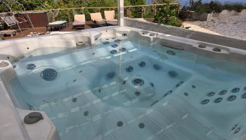 Apartments Chiara mit Meerblick und Pool und Jacuzzi - Foto 3