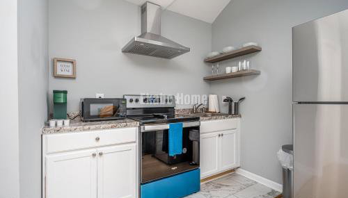 Unwind in a Modern Suite near Marietta Square - Foto 3