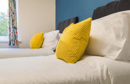 Casa Lana - Spacious and Stylish 4-Bed Home Near Gatwick with Free Parking - Foto 5