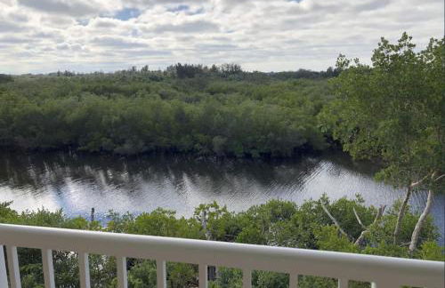 Beautiful New Luxury Townhome with Private Beach and Swimming Pools - Foto 16