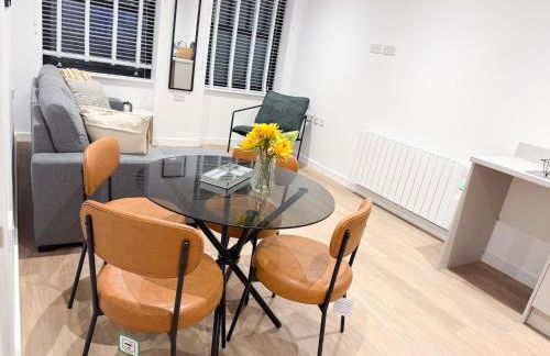Spacious Modern 1 Bed Apartments in St Neots - Perfect for Contractors & Professionals - Free Parking - WiFi - Fully Equipped Kitchen - Smart TV Ideal for Work Stays and Long Projects - Foto 24