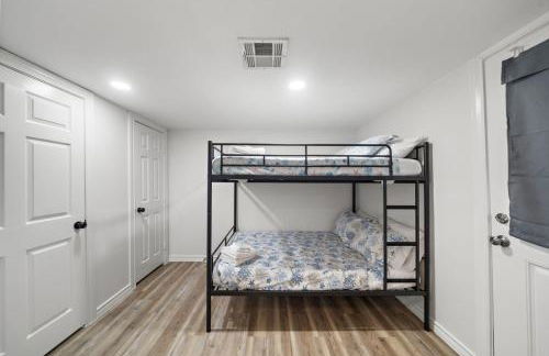 Beach Escape Close to Attractions and the Shore - Photo 22