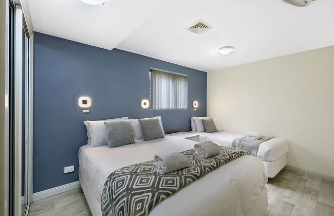 Smugglers on the Beach - Foto 12