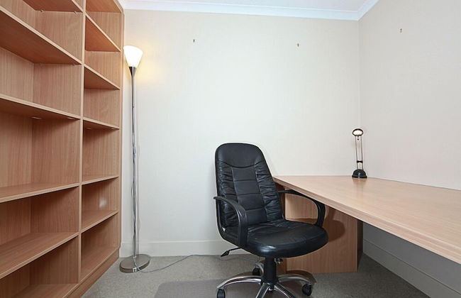 Accommodate Canberra - The Avenue - Photo 18