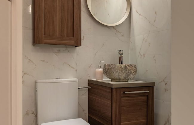 Views of Palace of the Parliament 2BR Jungle Theme - Foto 29