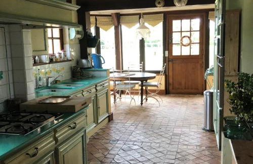 Évasion champêtre : Maison avec piscine, tennis, et étang au cœur de 50 hectares de forêt - FR-1-410-307 - Photo 25