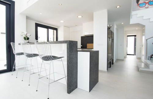 Strandnahe Design Villa mit Pool 2 Schlafzimmer 180 qm - Foto 16