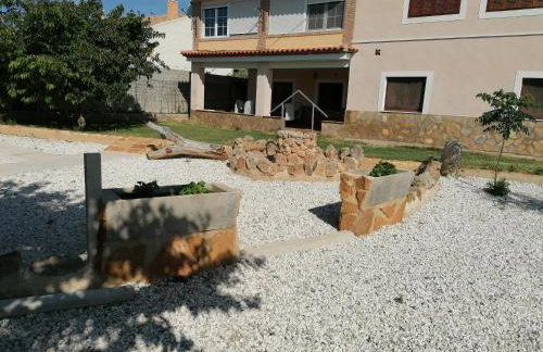 House with Jacuzzi and Mountain Views in Noguericas - Foto 25