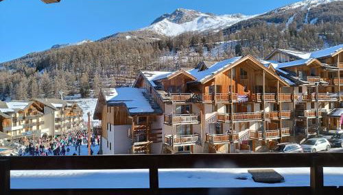 T2 Les orres 1800 pied des pistes avec piscine - Foto 3