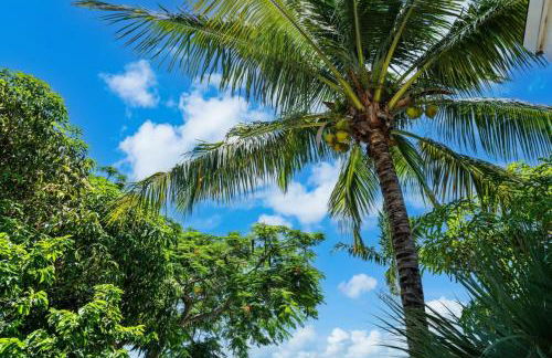 Beachside Escape Poolhouse w Game Room, Grill - Foto 44