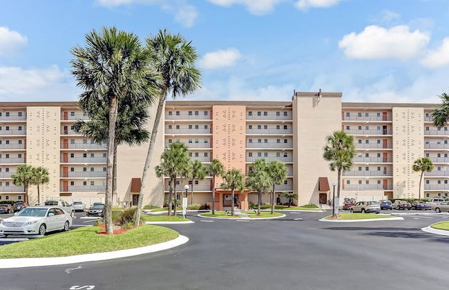 Recently Renovated Ocean Front Condo by RedAwning - Foto 26