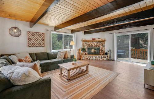 Pine Den Cabin: Arcade+Fire Pit+BBQ - Foto 5