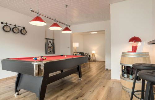 Elbling Appartement for 4 People - Billiards - 2 Bedrooms - 2 Bathrooms - Balcony with Mosel View - Parking - Wine Barrel Bar - Fully Equipped Kitchen - Netflix - WaipuTV - 3 km from Cochem - Foto 26