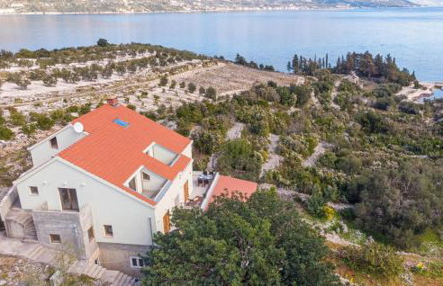 1 Bedroom Stunning Apartment In Kneze - Photo 10