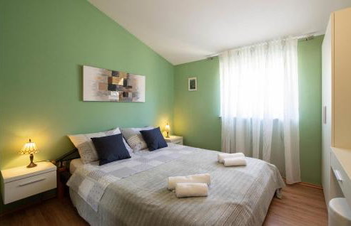 Three-Bedroom Apartment In Ostrvica - Photo 36