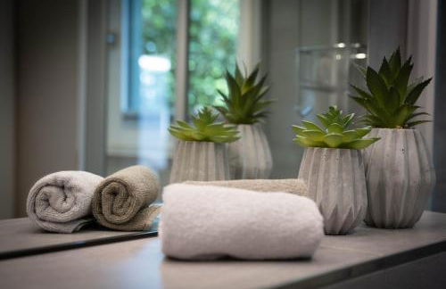 LAKESIDE LODGE - Photo 16